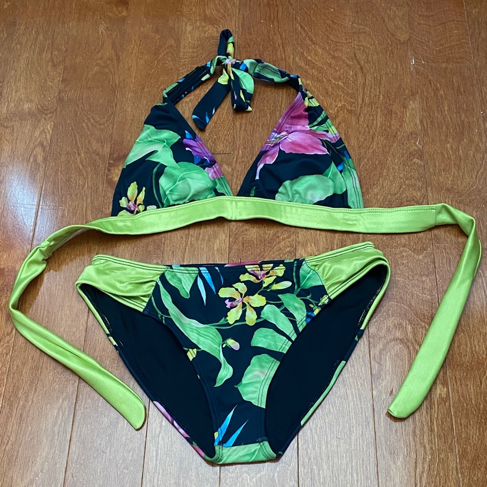 NEW ✅✅✅ Green Floral Halter Bikini Set - Women's Two-Piece Swimwear